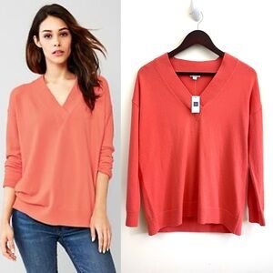 GAP Women's V-Neck Sweater - Coral